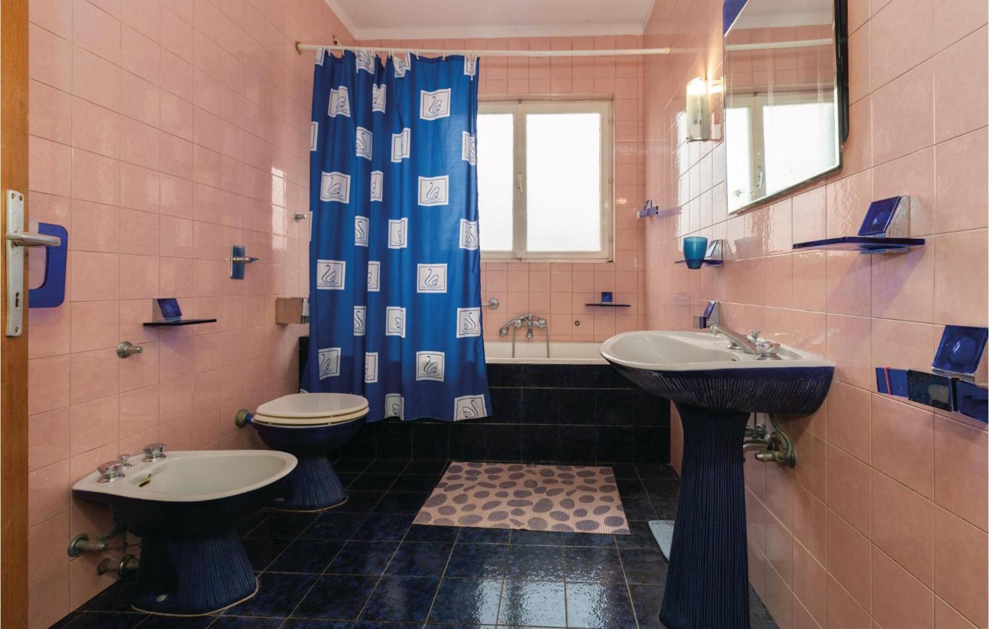 2 Bedroom Pet Friendly Apartment In Lovrecica 외부 사진